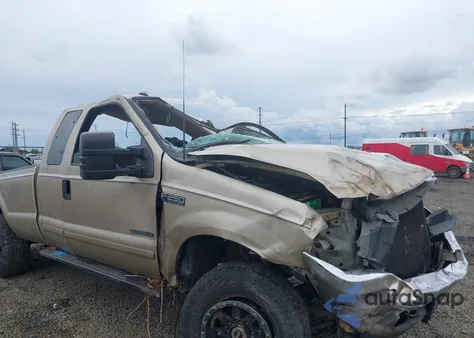 2001 Ford F-250 Lariat/Xl/Xlt z USA, uszkodzony, nr VIN 1FTNX21F71EB37067